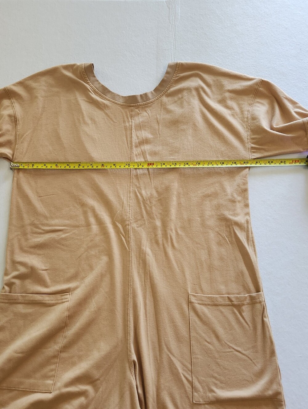 Casual Short-Sleeve Pocket Romper in Camel With Deep V Back Size Small - Picture 4 of 6